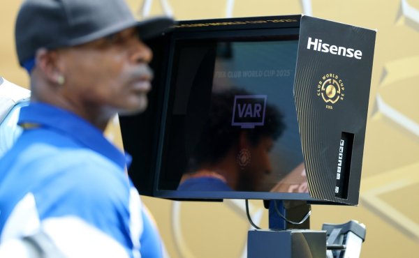VAR,人类情感、天涯海角、海信