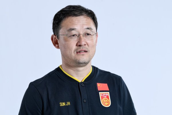 孙继海：希望通过古代足球    把孩子们培养成好人 工作永远不能跨越  生活