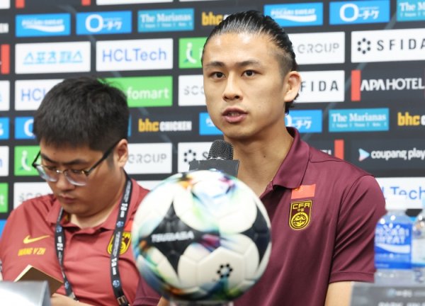 记者预测国足vs韩国杆位：张玉宁突前，塞鸟、王钰栋、颜骏凌出战