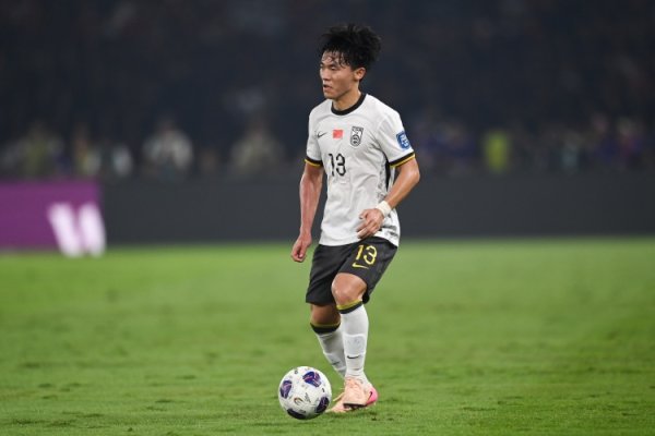 准备比赛  U23亚洲杯！官方：国足U22补招成都蓉城后场球员胡荷韬