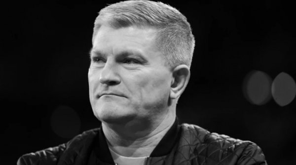 曼城发文缅怀拳王哈顿：今天我们齐聚曼彻斯特大教堂，为他送行