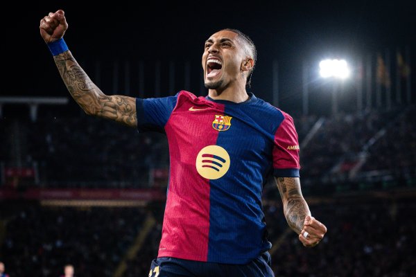 上赛季34球23助！世体：巴萨盼拉菲尼亚复出，希望他帮助扭转颓势