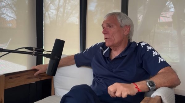 前身体素质  指导教练员：梅西曾垫付给足协员工200万工资，把国家队奖金平分