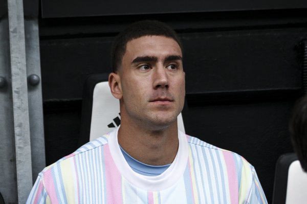 都体：弗拉霍维奇预计成为尤文杆位，搭档伊尔迪兹和小孔塞桑