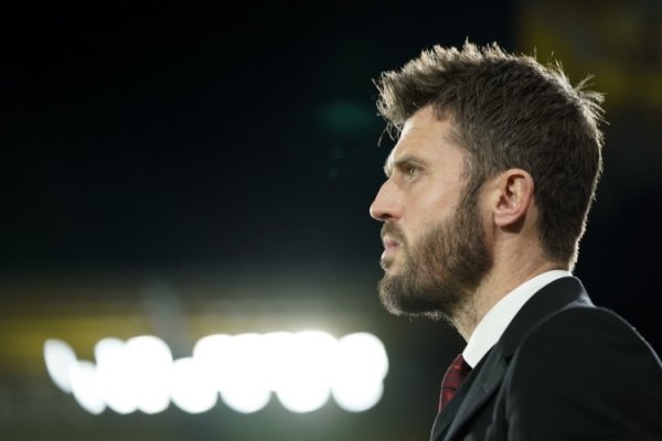 卡里克：曼联让前场球员回撤到中场球员支持B费和卡塞米罗 库尼亚回追积极