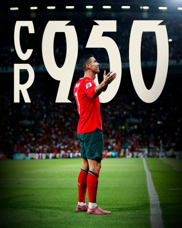 葡萄牙国家队官方晒C罗950球海报：CR950⏳历史需要创造者