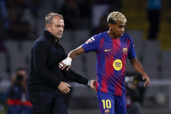 深陷巨大争议！每体：巴萨开始管控亚马尔的透明  活动