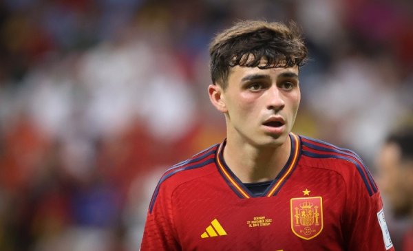 西班牙中场球员真核！阿斯：佩德里金球奖只排第11或许被低估