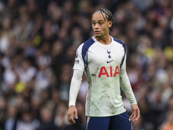 弗兰克谈换西蒙斯：我们让他后备  是有原因的，他之前踢了职业联赛  杯