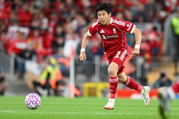 记者：麦卡利斯特参加利物浦今日练习  ，远藤航遭遇腿筋问题