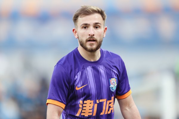 津媒：受伤  严重影响阿代米的竞技状态  ，下赛季能否留队打上大大问号